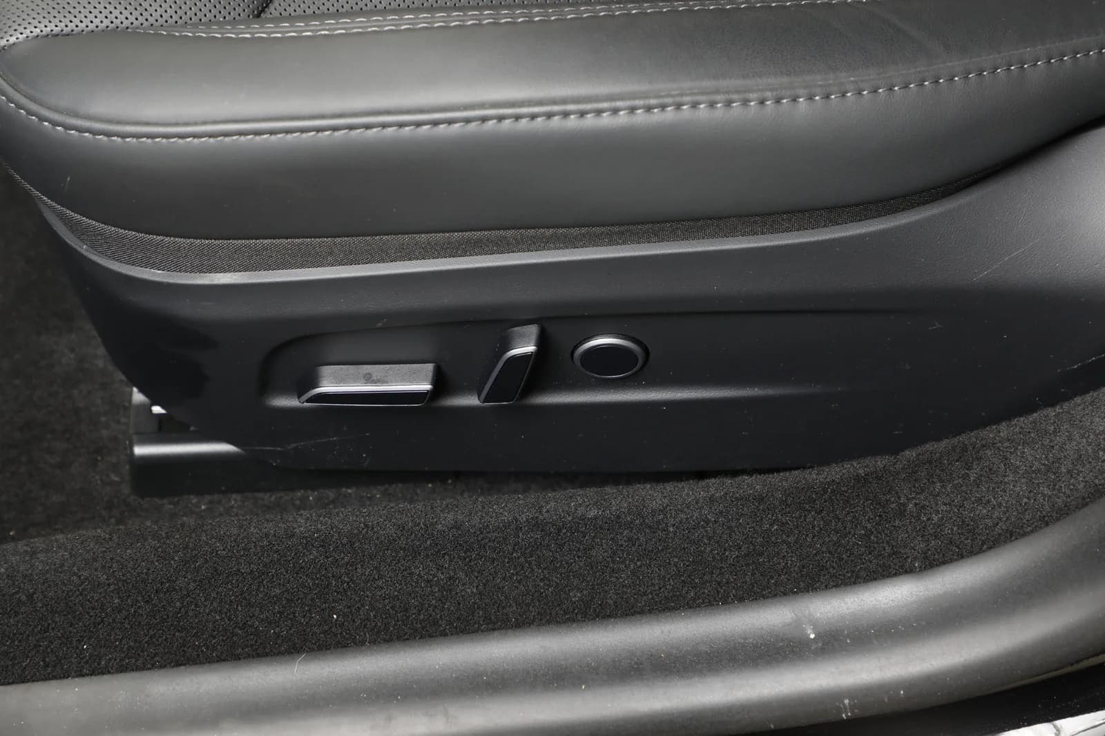 Tesla Model 3 LONG RANGE AWD 2025 – bilde 28 av 33