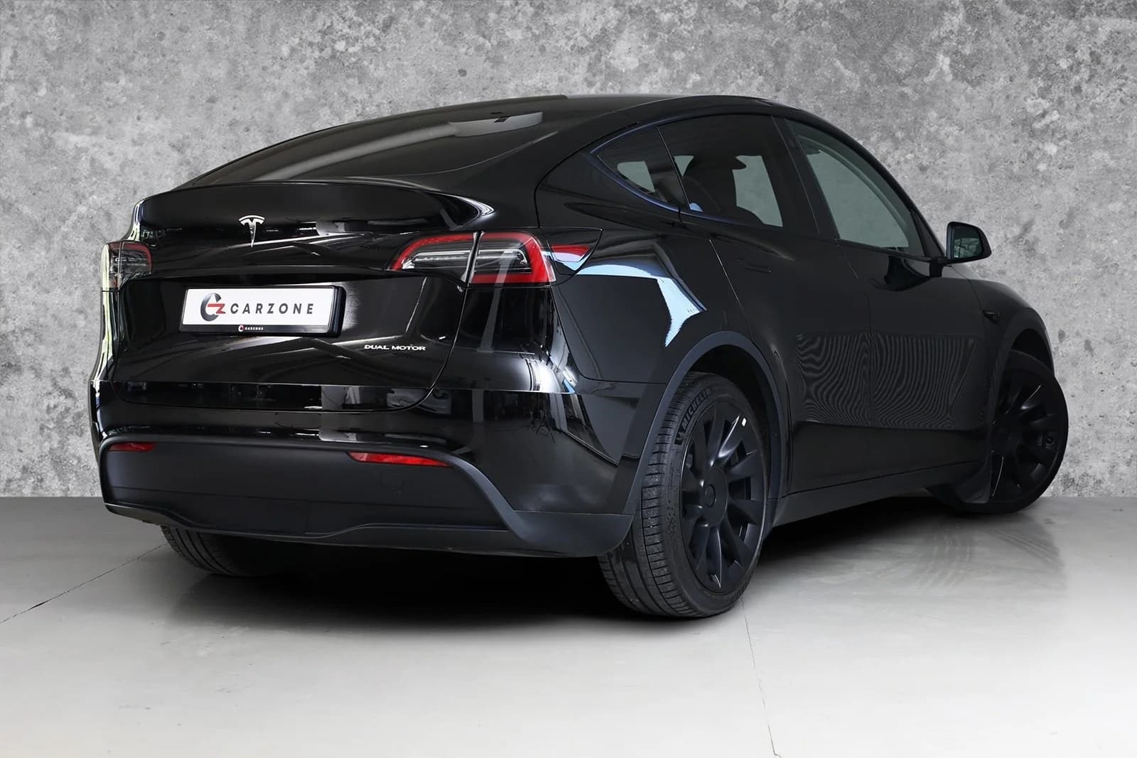 Tesla Model Y LONG RANGE AWD 2024 – bilde 2 av 15