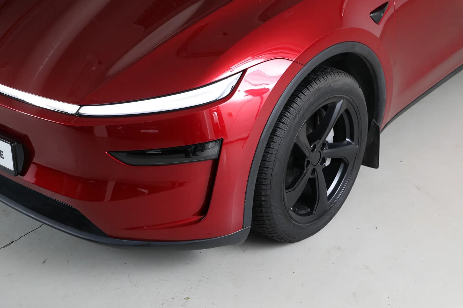 Tesla Model Y LONG RANGE AWD 2025 – bilde 12 av 32