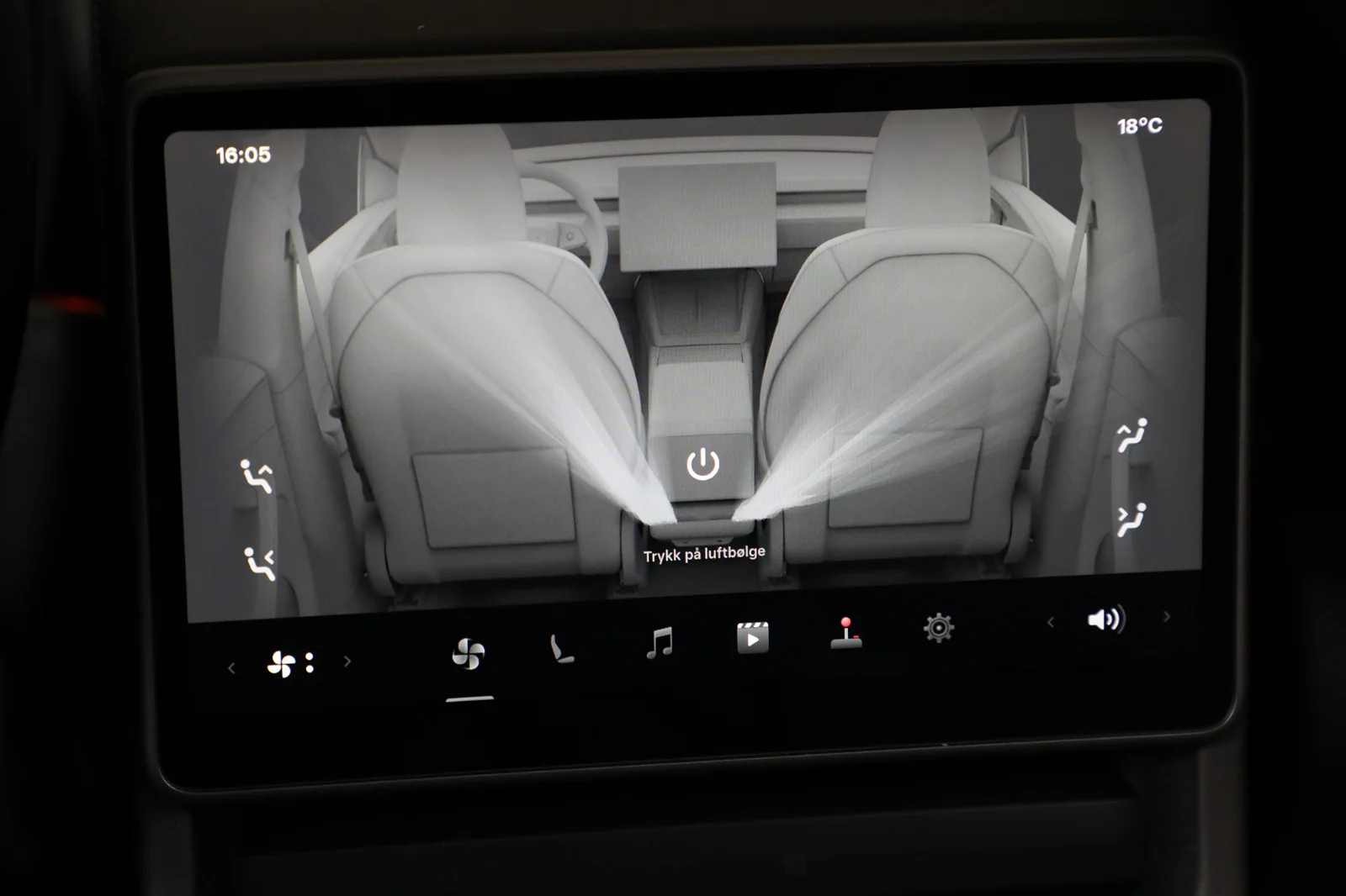 Tesla Model Y LONG RANGE AWD 2025 – bilde 23 av 32
