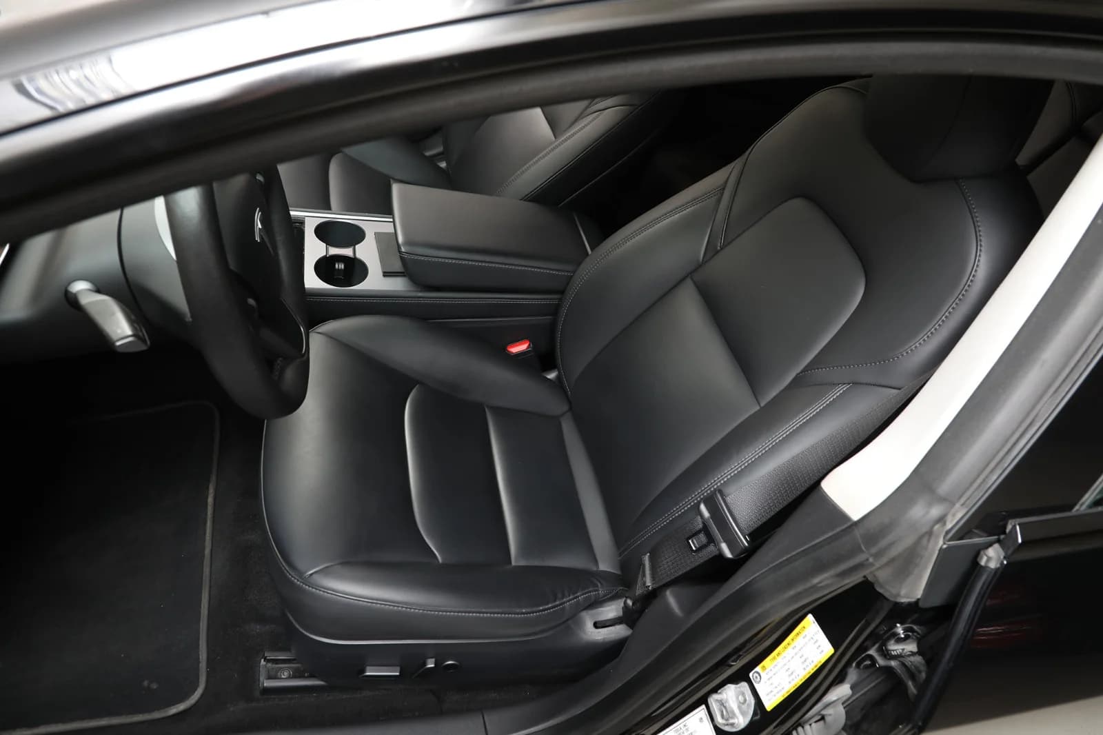 Tesla Model 3 SR+ 2021 – bilde 9 av 26